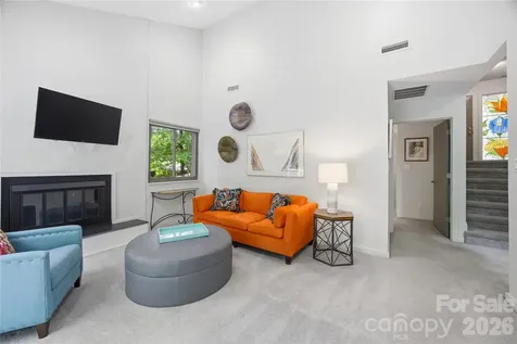 2724 Huntingtowne Farms Lane Charlotte NC 28210