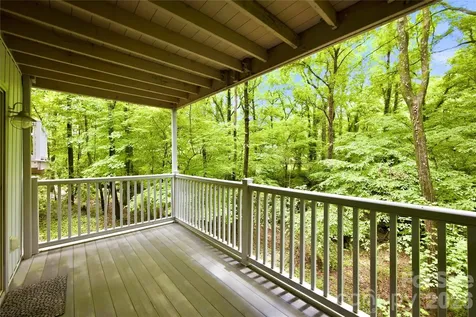 2724 Huntingtowne Farms Lane Charlotte NC 28210