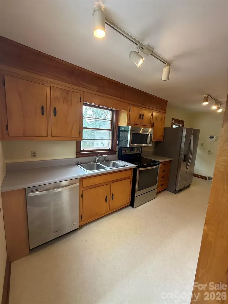 17 N Pershing Road Asheville NC 28805