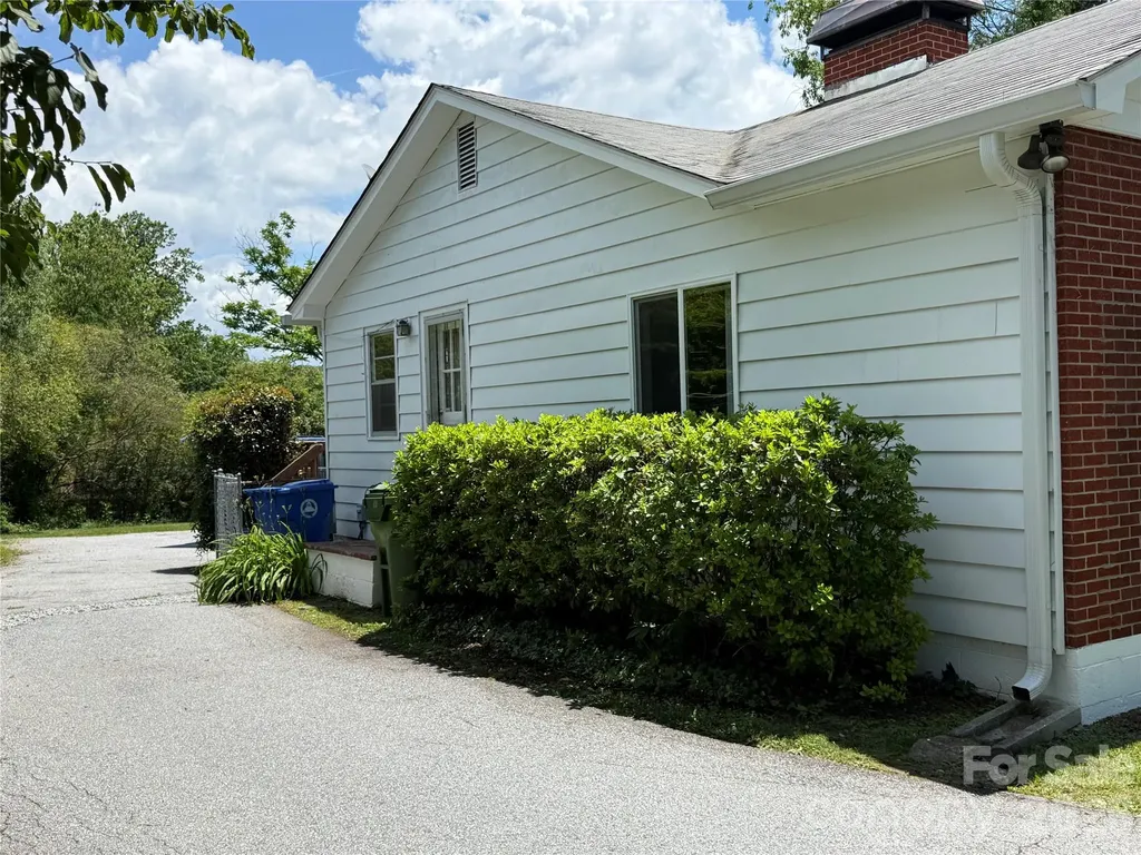17 N Pershing Road Asheville NC 28805