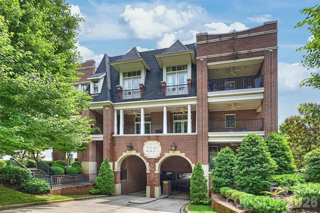 2251 Selwyn Avenue Charlotte NC 28207
