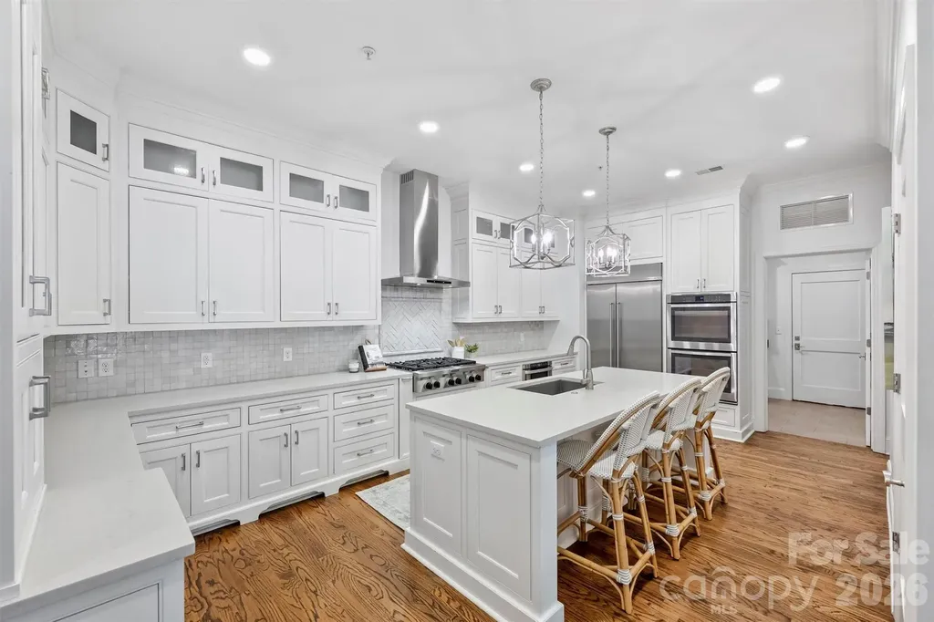 2251 Selwyn Avenue Charlotte NC 28207