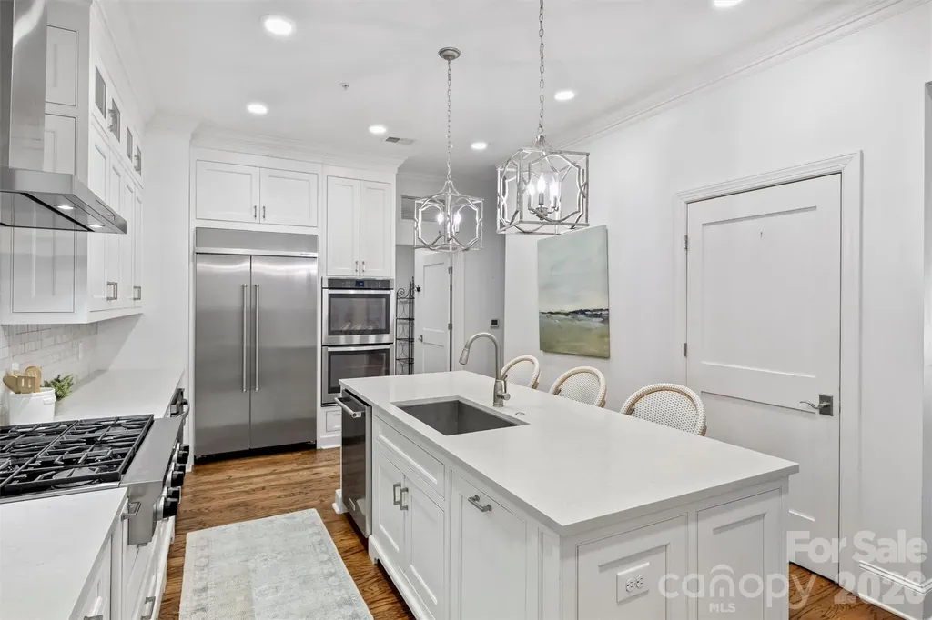 2251 Selwyn Avenue Charlotte NC 28207