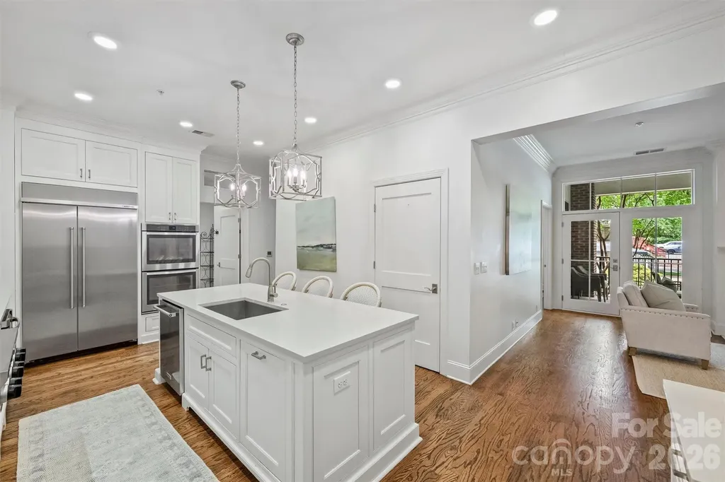 2251 Selwyn Avenue Charlotte NC 28207
