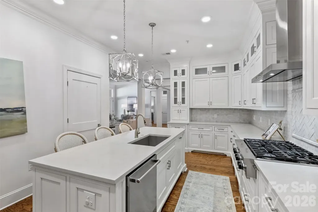 2251 Selwyn Avenue Charlotte NC 28207