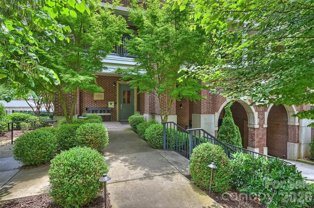 2251 Selwyn Avenue Charlotte NC 28207