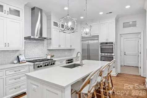 2251 Selwyn Avenue Charlotte NC 28207