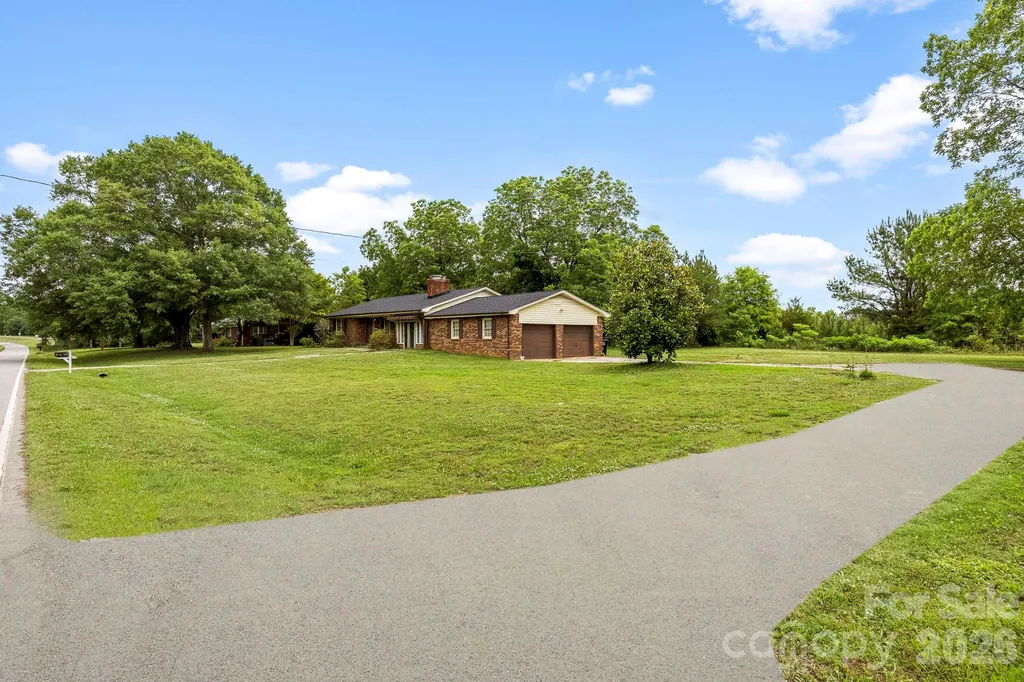 2829 Bettis Road Grover NC 28073