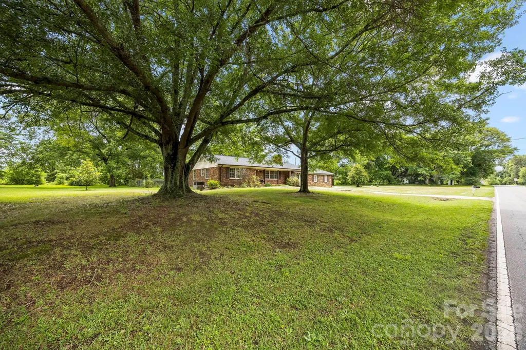 2829 Bettis Road Grover NC 28073