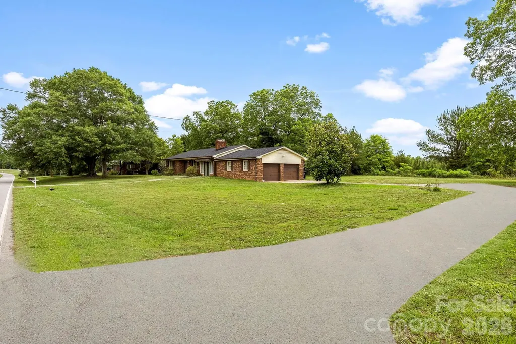 2829 Bettis Road Grover NC 28073