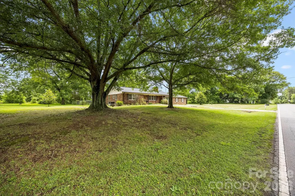 2829 Bettis Road Grover NC 28073