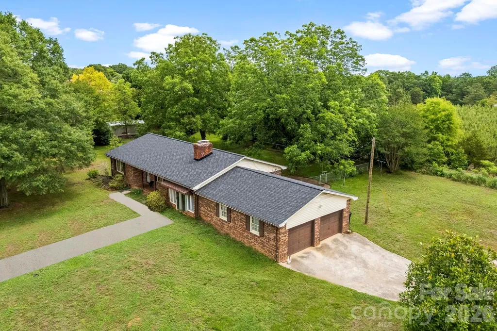 2829 Bettis Road Grover NC 28073
