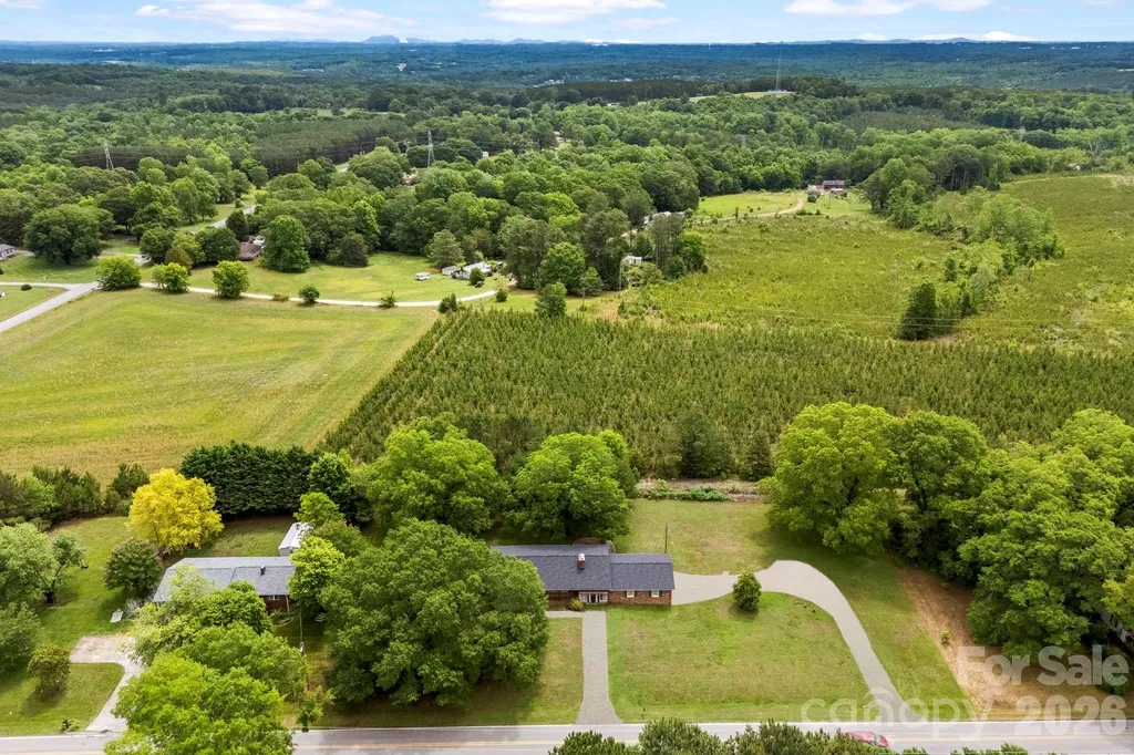 2829 Bettis Road Grover NC 28073