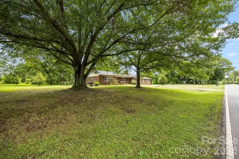 2829 Bettis Road Grover NC 28073