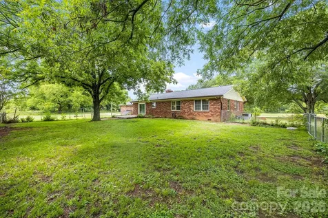 2829 Bettis Road Grover NC 28073