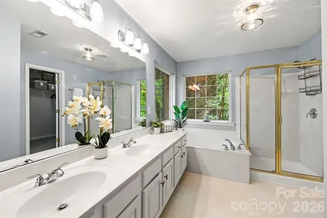 2832 Shady Reach Lane Charlotte NC 28214