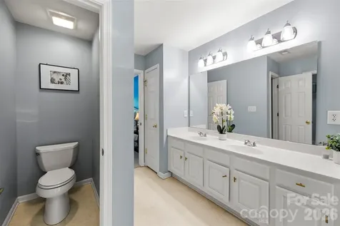 2832 Shady Reach Lane Charlotte NC 28214