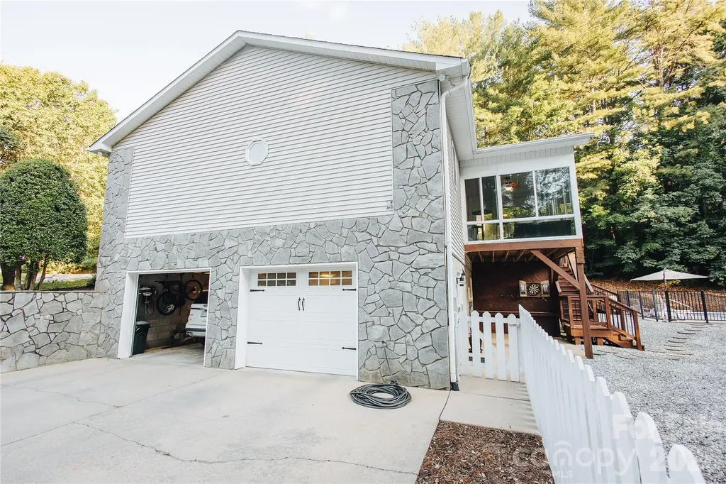 768 Deep Woods Drive Marion NC 28752