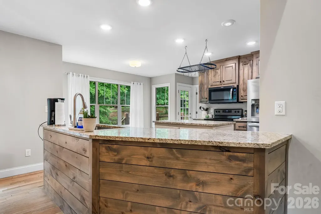 124 Maplewood Court Hudson NC 28638