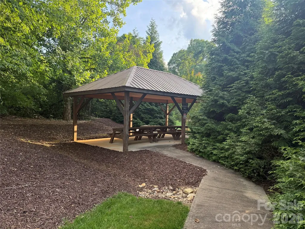 124 Maplewood Court Hudson NC 28638
