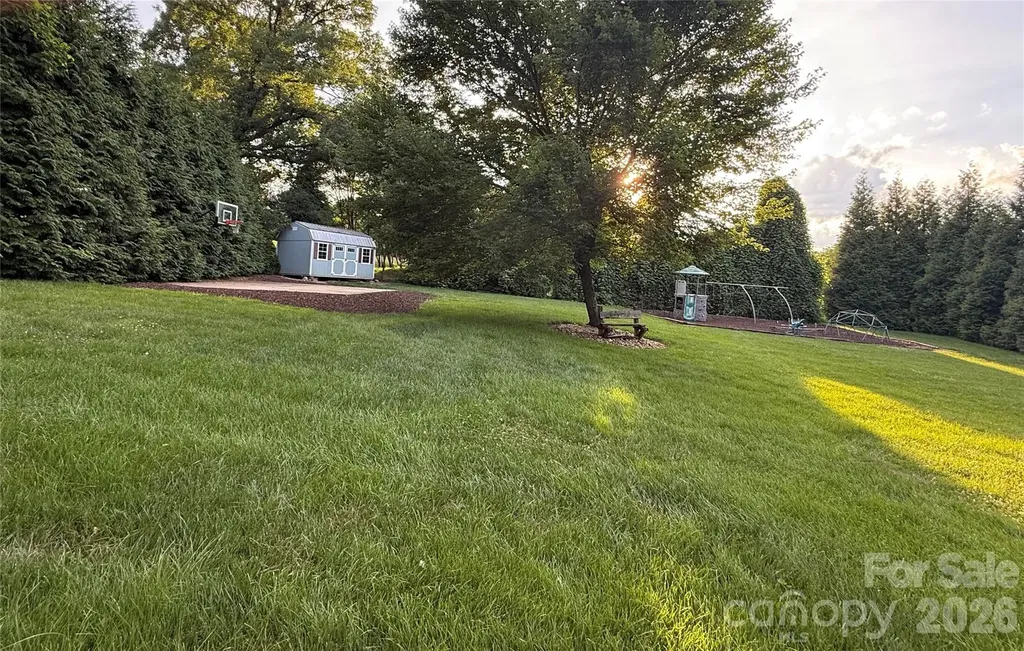 124 Maplewood Court Hudson NC 28638
