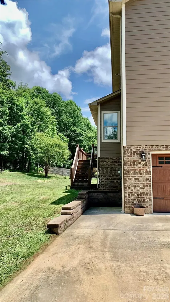 124 Maplewood Court Hudson NC 28638