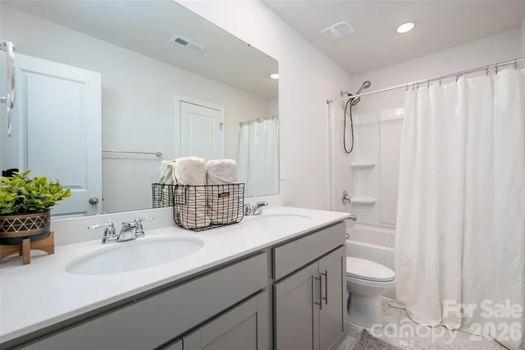 2001 Vanderlyn Street Monroe NC 28112