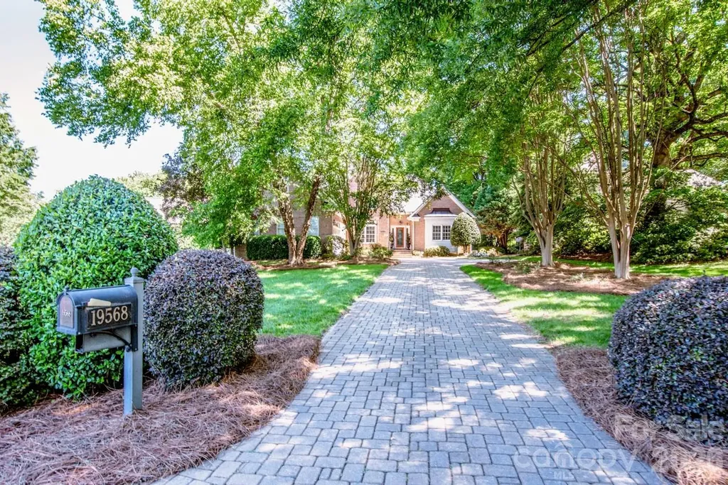 19568 Meta Road Cornelius NC 28031