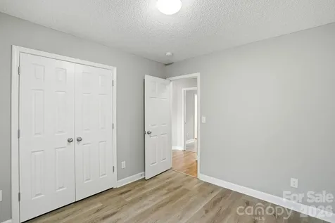 2306 Jordi Way Charlotte NC 28213