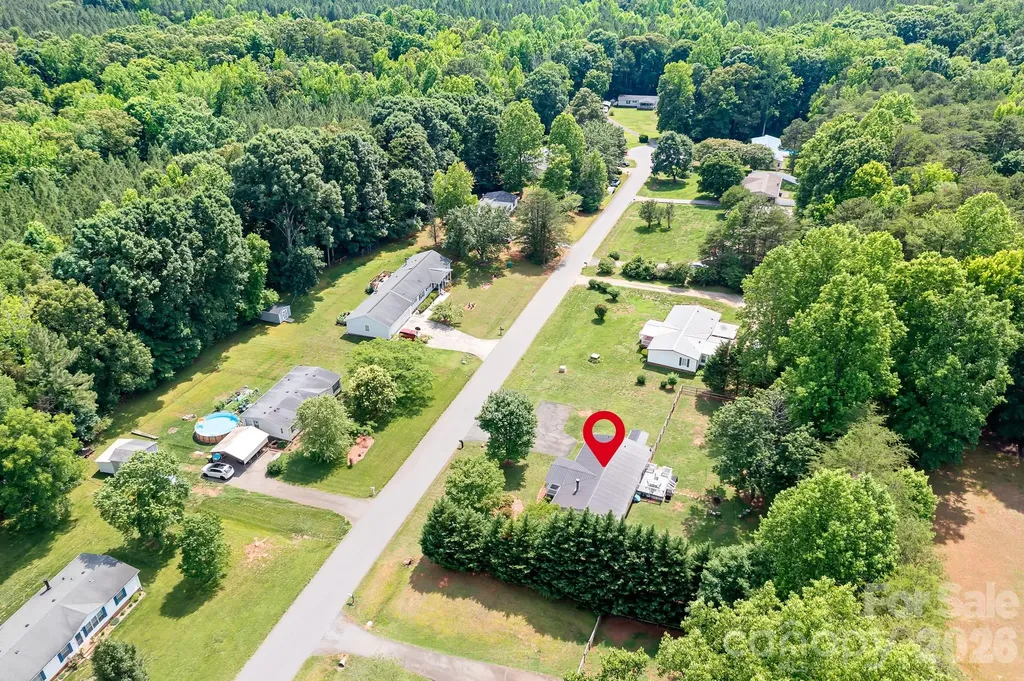 6075 Clearbrook Lane Iron Station NC 28080