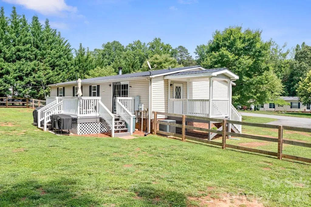 6075 Clearbrook Lane Iron Station NC 28080