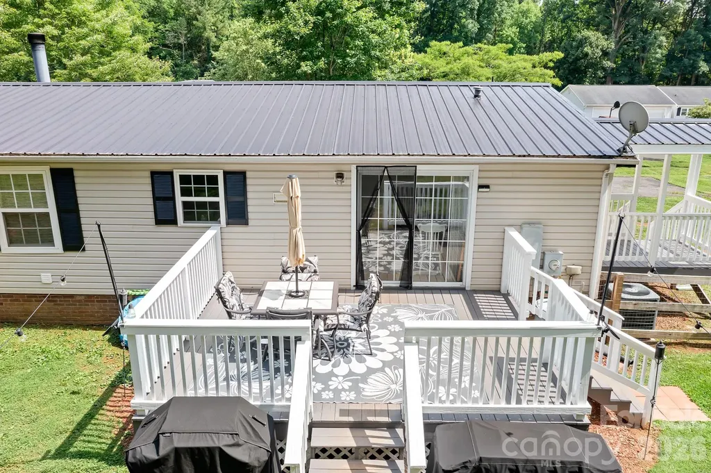 6075 Clearbrook Lane Iron Station NC 28080