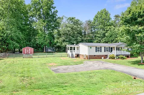6075 Clearbrook Lane Iron Station NC 28080