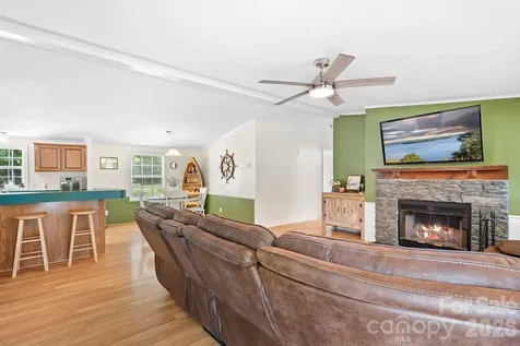 6075 Clearbrook Lane Iron Station NC 28080