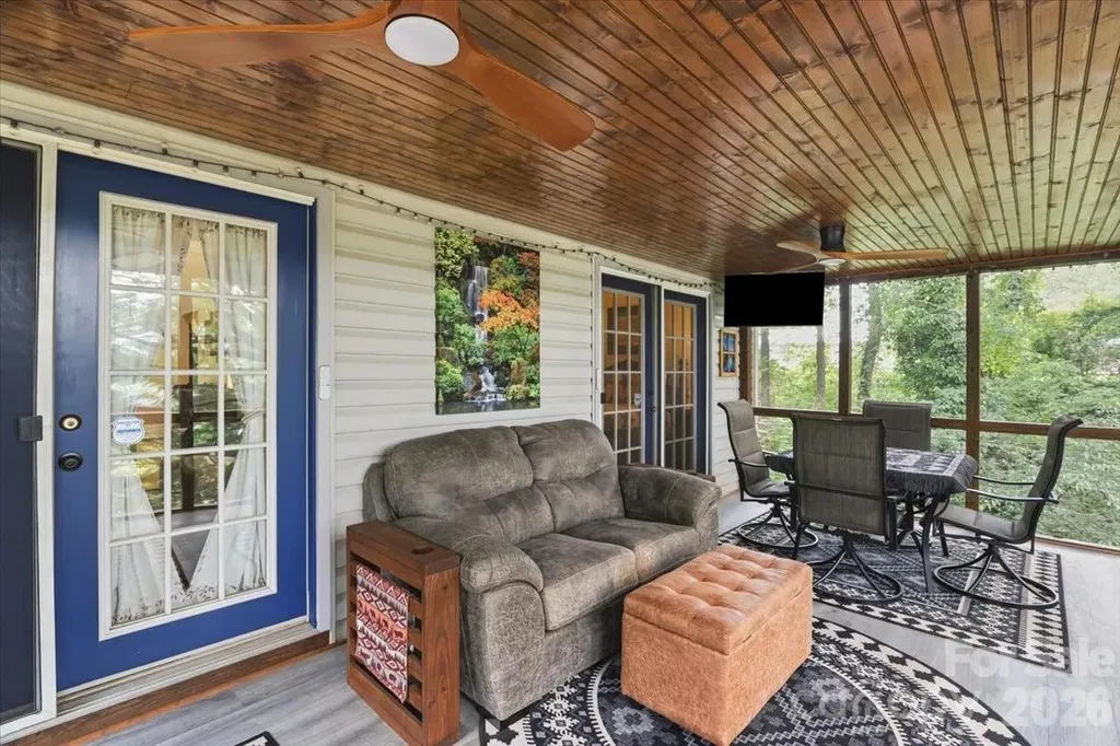 122 Arnold Heights Waynesville NC 28786
