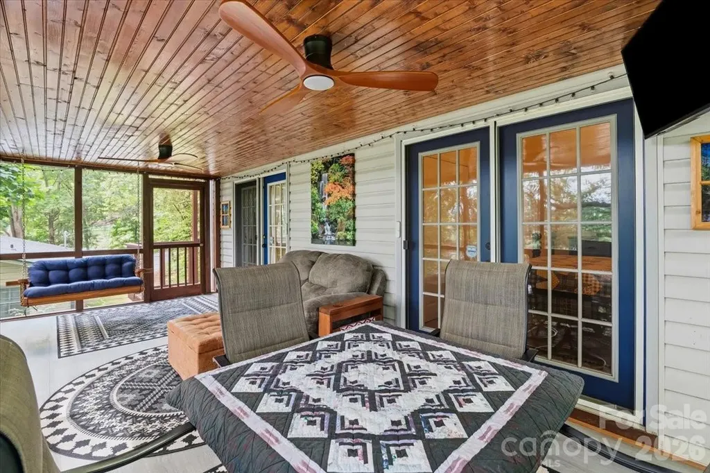 122 Arnold Heights Waynesville NC 28786