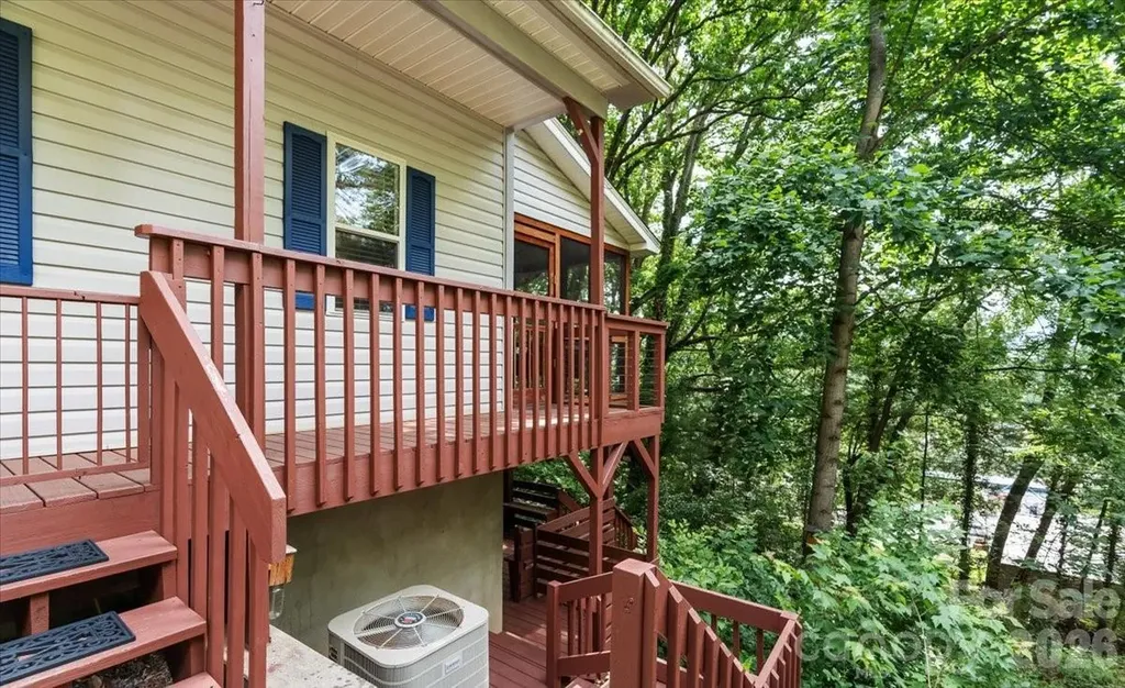 122 Arnold Heights Waynesville NC 28786
