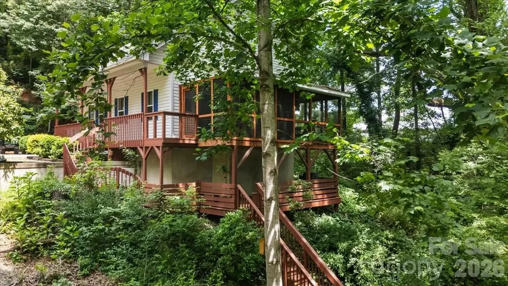 122 Arnold Heights Waynesville NC 28786