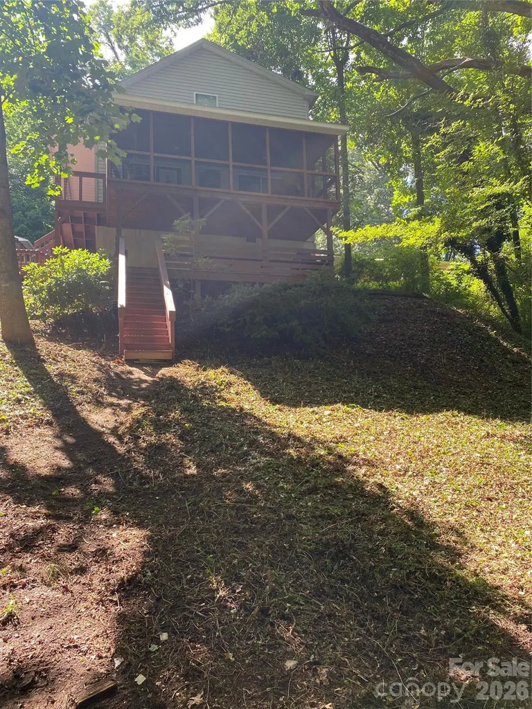 122 Arnold Heights Waynesville NC 28786