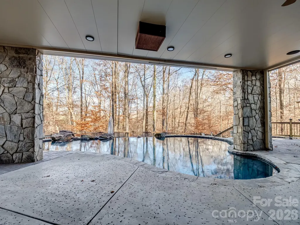 1090 N Saunders Drive Catawba NC 28609