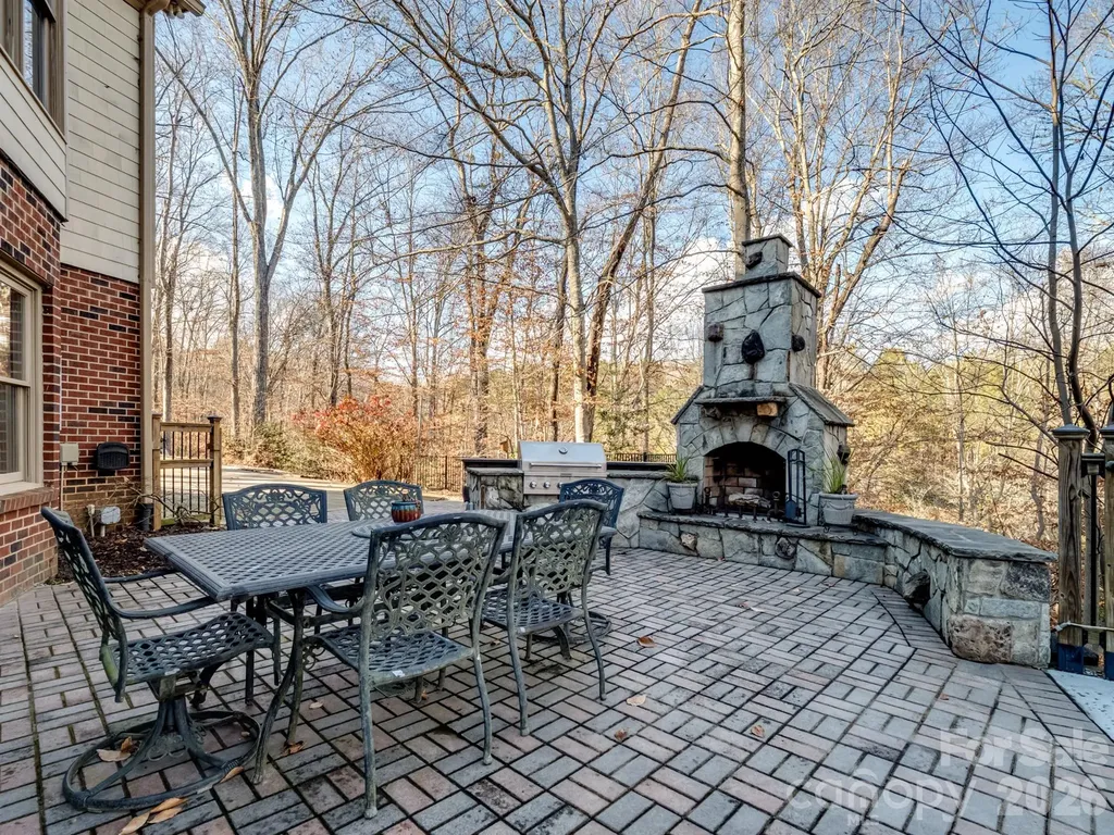 1090 N Saunders Drive Catawba NC 28609