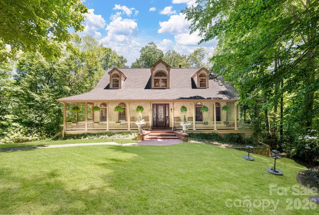 1090 N Saunders Drive Catawba NC 28609