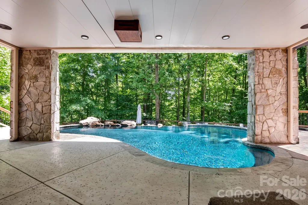 1090 N Saunders Drive Catawba NC 28609