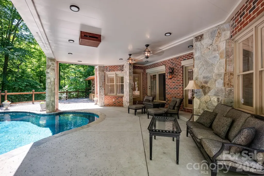 1090 N Saunders Drive Catawba NC 28609