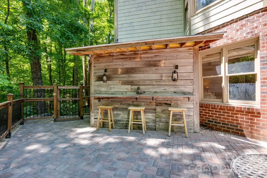 1090 N Saunders Drive Catawba NC 28609