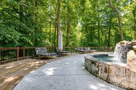 1090 N Saunders Drive Catawba NC 28609