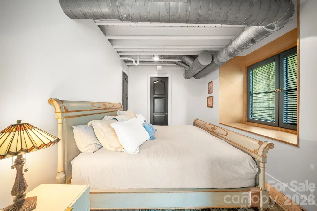 53 Buchanan Place Asheville NC 28801