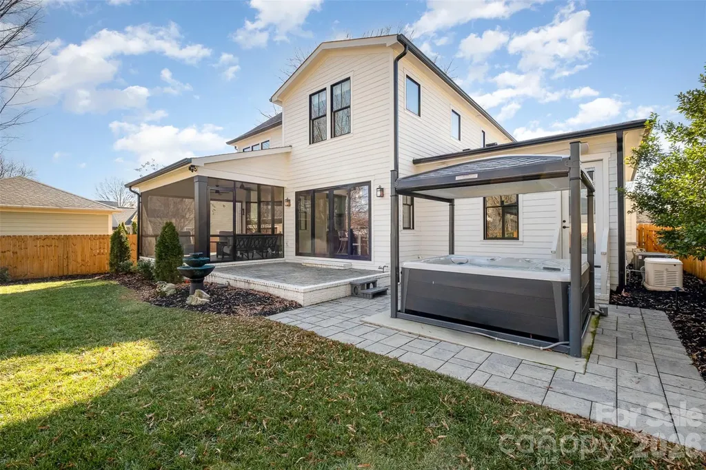 439 Melbourne Court Charlotte NC 28209
