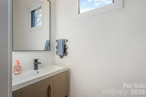 439 Melbourne Court Charlotte NC 28209