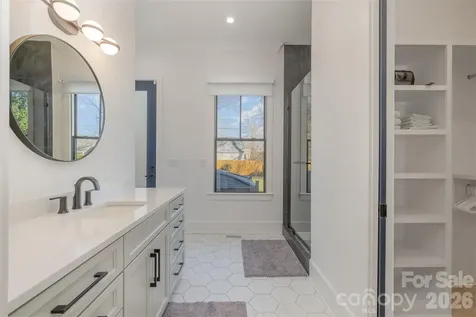 439 Melbourne Court Charlotte NC 28209